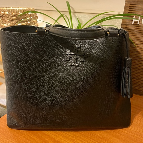 Tory Burch Handbags - Tory Burch Black McGraw Large Bucket Tote